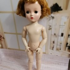 Винтажная шарнирная куколка 50-годов от Мадам Александр.