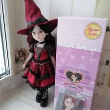 Розанна в аутфите и парике от Максим.