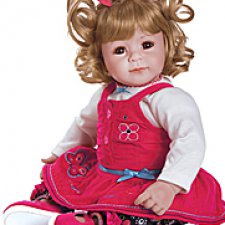 Кукла Адора