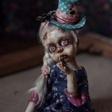 Алиса в Зазеркалье