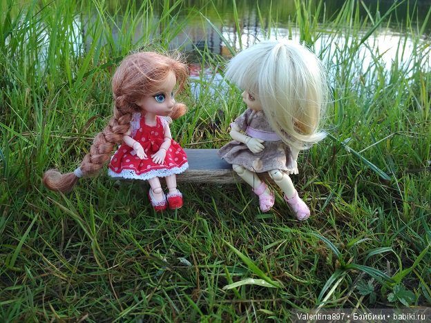 Дачные зарисовки, Девчата отдыхают)