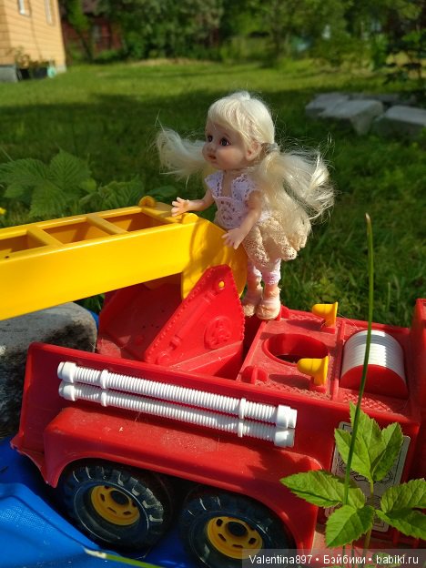 Дачные зарисовки, Девчата отдыхают) (фото 6)