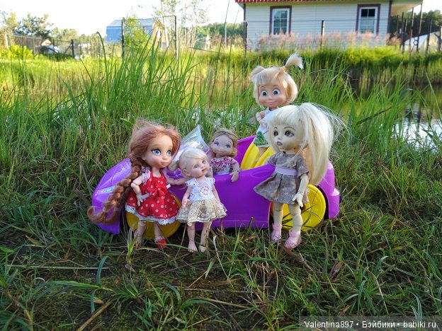 Дачные зарисовки, Девчата отдыхают)