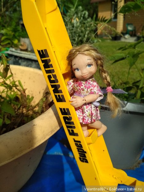 Дачные зарисовки, Девчата отдыхают) (фото 5)