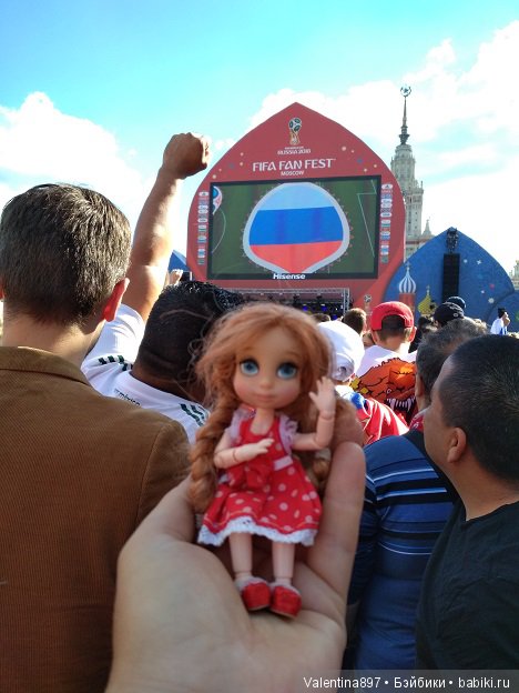 Фан зона на Воробьевых горах, разочарование от посещения центра Москвы,Смотрим футбол в метро, болеем за наших