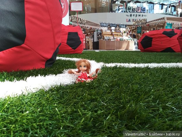 Фан зона на Воробьевых горах, разочарование от посещения центра Москвы,Смотрим футбол в метро, болеем за наших (фото 4)