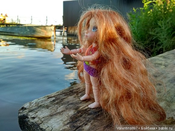 Дачные зарисовки. Даринка и Машуня купаются и отдыхают