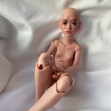 Mini Moth The Broken Maiden