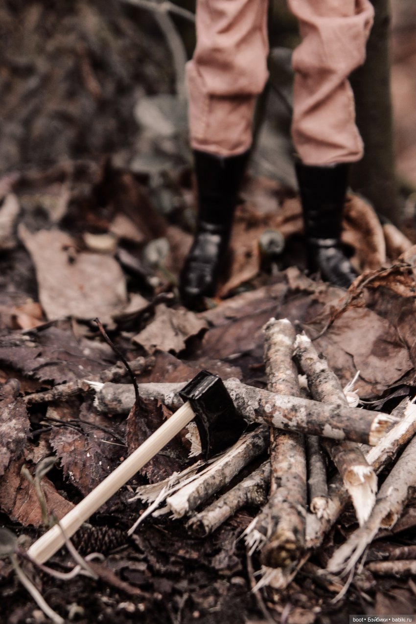 В лесу раздавался топор дровосека