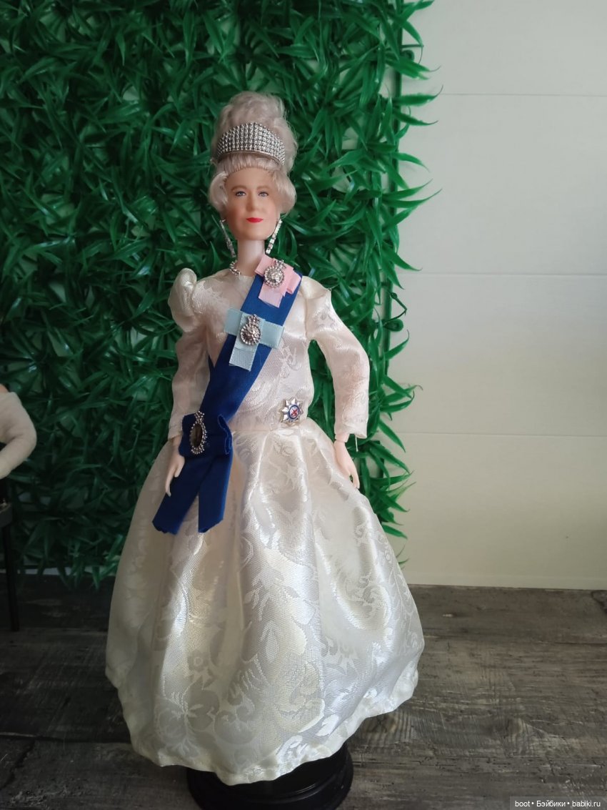 Королева маде ин Чайна (обзор) | Бэйбики Королева маде ин Чайна (обзор)