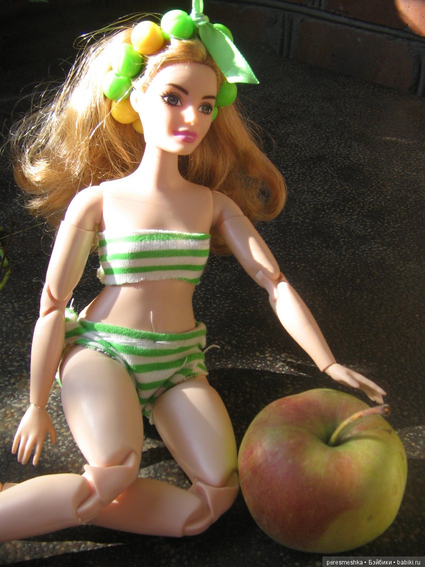 И снова - дочкины кукляшки. На пороге осени