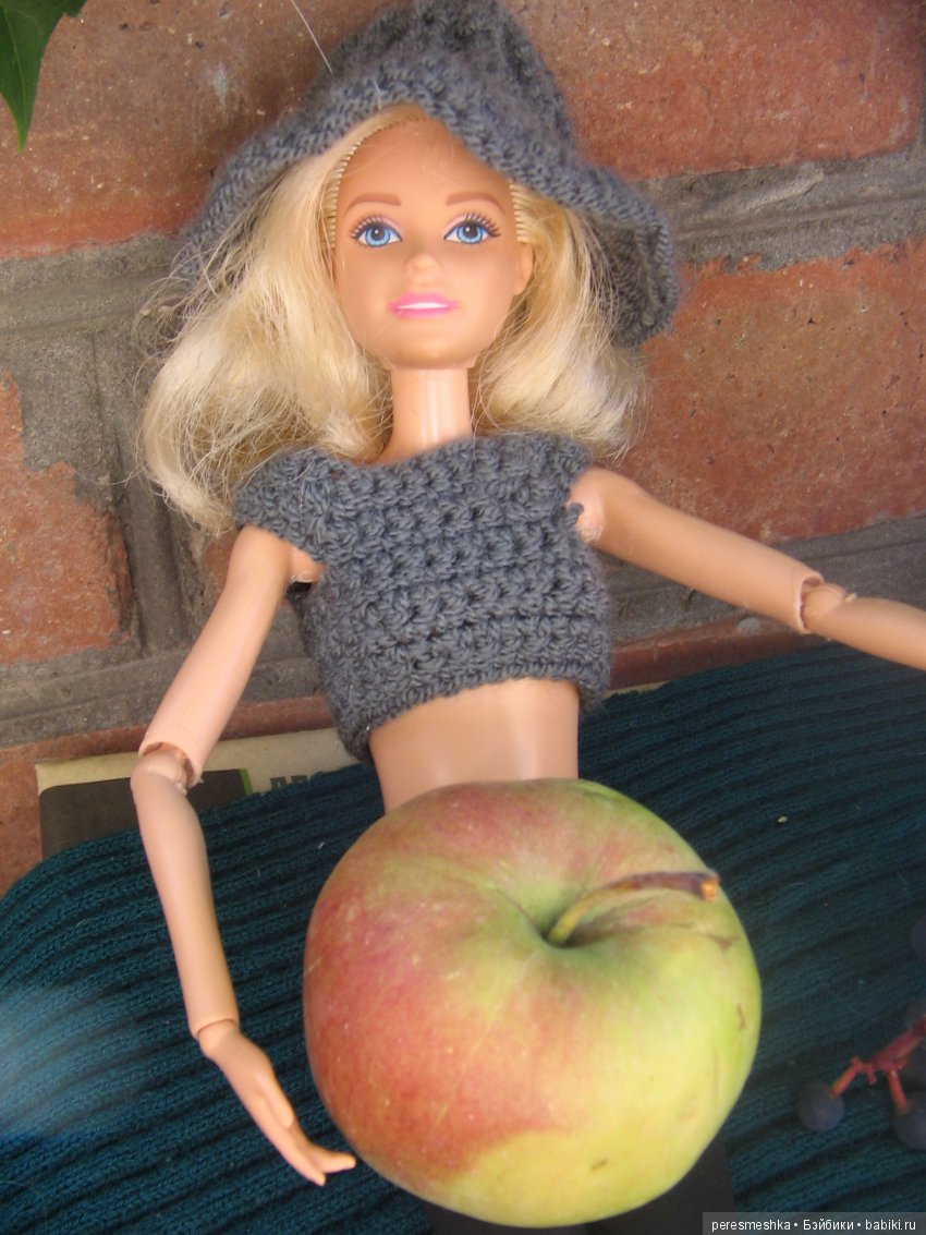 И снова - дочкины кукляшки. На пороге осени