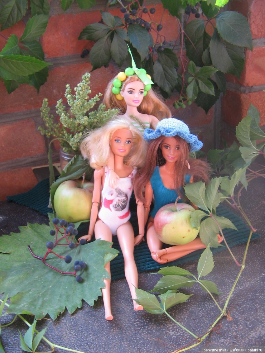 И снова - дочкины кукляшки. На пороге осени