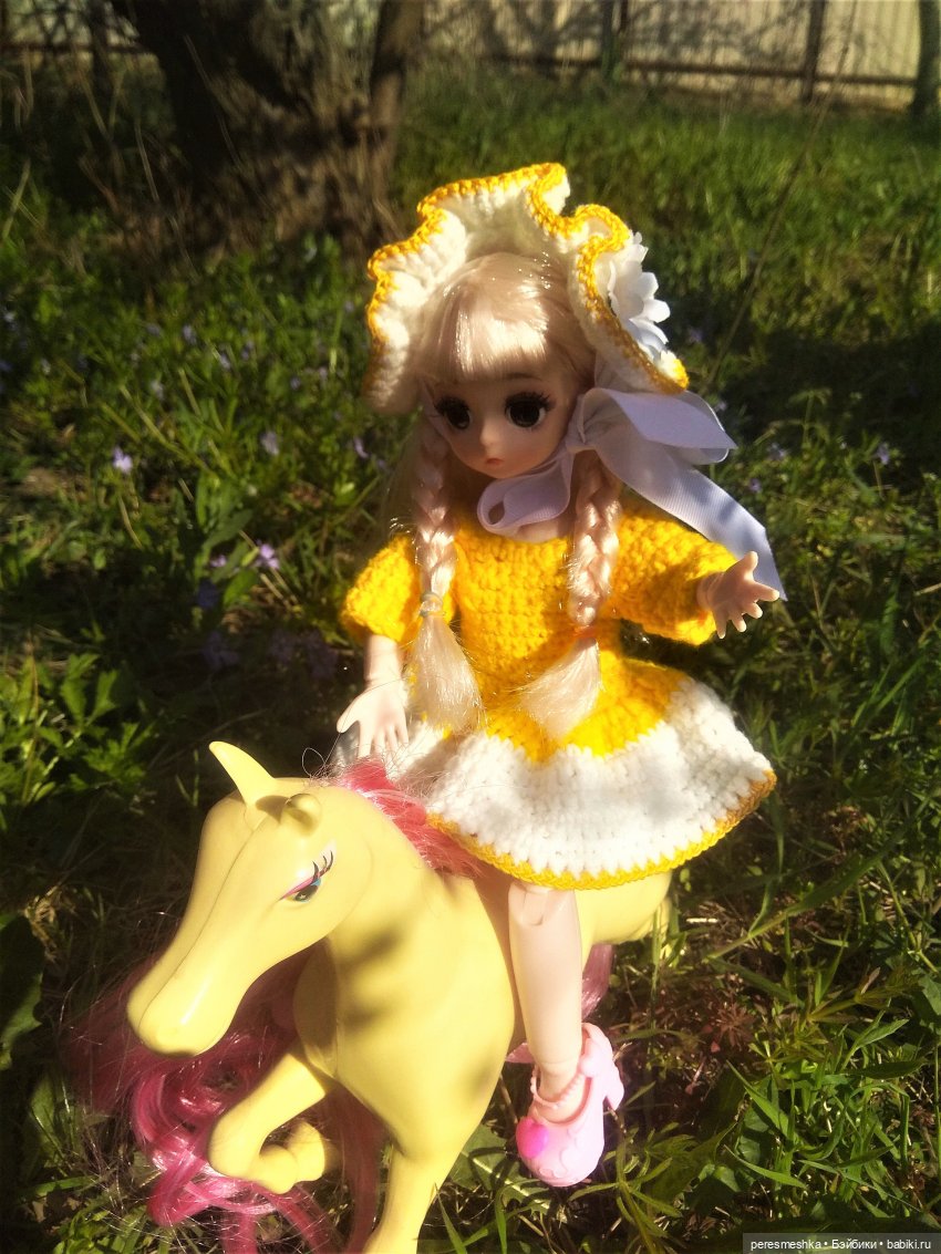 Первое солнце, первая весна... Мы идем гулять