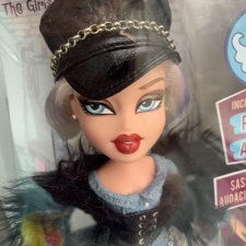 Bratz Collector: Cloe. (Братц, оригинал MGA, 2018 год) Bratz Collector: Cloe. (Братц, оригинал MGA, 2018 год)
