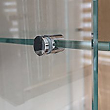 Премиум витрина из закаленного стекла для авторских кукол