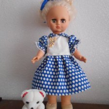 Кто сам  делает прически куклам?