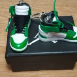 Брелки кроссовки для Кенов бело-зеленые с зеленой защитой (4)