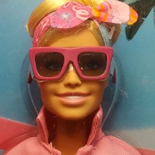 Барби по фильму "Барби" в розовом комбинезоне