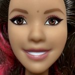 Барби Лесли на теле йоги Милли