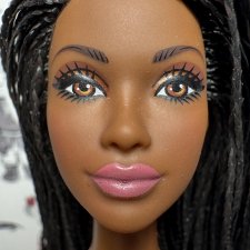 Барби Лукс 21 Хайди на теле Барби Экстра 1 в радужной шубке