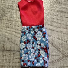 Платье из игрового набора Барби с рабочим столом