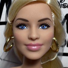 Барби Марго Робби из сета "Сцена у костра" по фильму "Барби" нюд