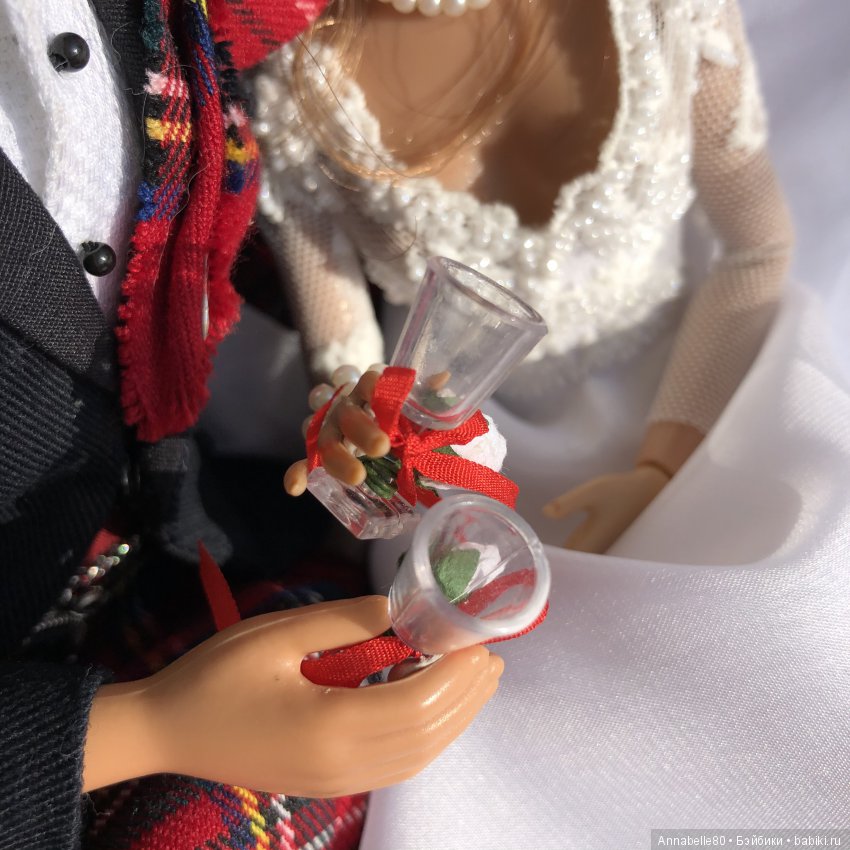 Хранитель. Свадебный альбом: Молодожены