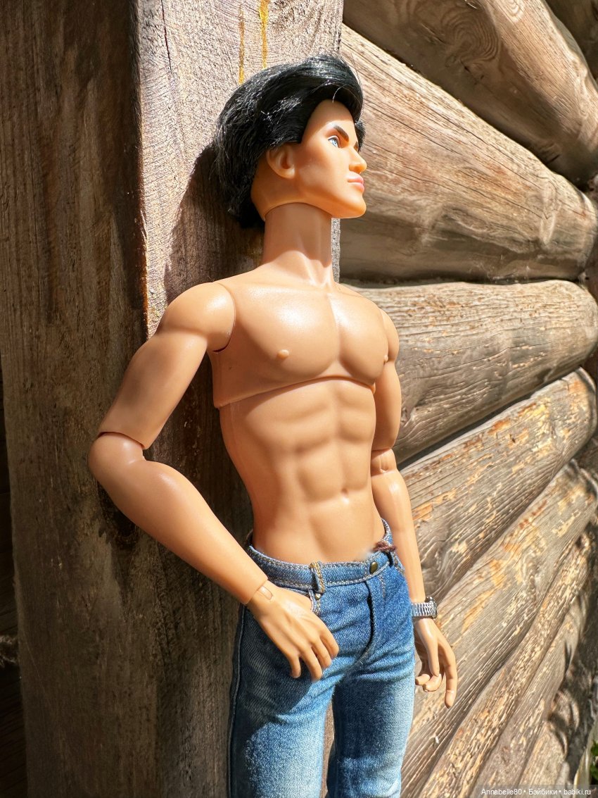 Arm Candy Chip Farnsworth III