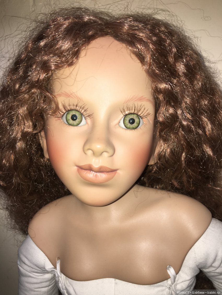 У меня живет куколка этих великолепных мастеров, а я даже и не знала что это оказывается дева))спасибо за топик!