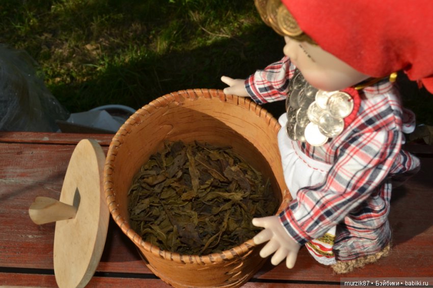 Куколка в удмуртском национальном костюме