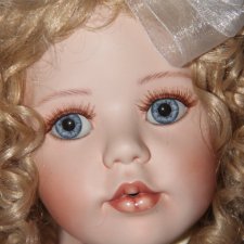 Чем вы тонируете выцвевшие губы и щёки куклам?