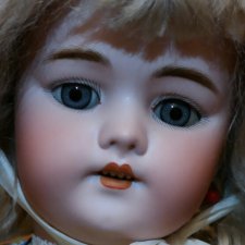 Моя сладкая девочка-конфеточка одевается