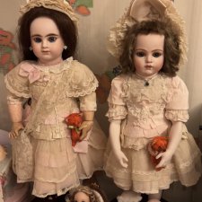 Denamur Etienne и моя Брю красуются в витрине ✨