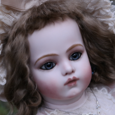 Брю гуляет в осеннем лесу - собирает листочки, мечтает, очаровывает ✨ Часть 1