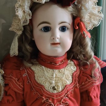 В ожидании ранней антикварной французской куклы Rabery and Delphieu 💎