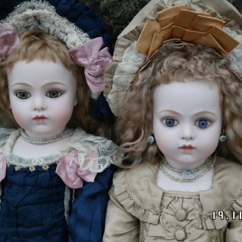 Bru Jne вышли прогуляться по лесу 🍁❄️