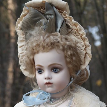 Bru Jne гуляет по осеннему лесу 🍁