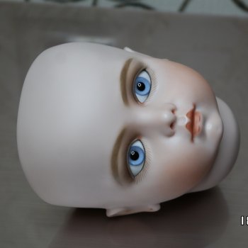 Bru Jne ростом метр: расписала брови, ресницы, делаю взгляд