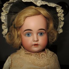 Откуда берутся цены на антикварные куклы?