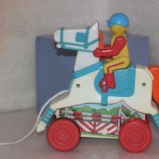 Редкая винтажная игрушка-каталка * Жоккей на лошади *  Chicco