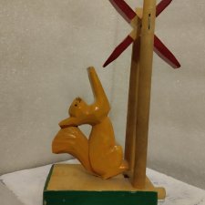 Механическая деревянная игрушка СССР  Белка