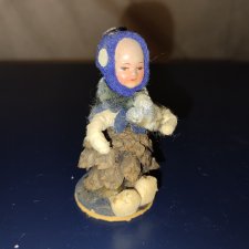Ёлочная игрушка ГДР   Девочка шишка