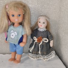 Пара мелких  кукол