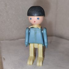 Человечек из колкого пластика