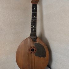 Маленькая домра для больших кукол