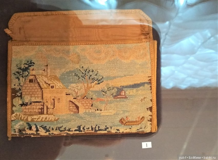 Мода в искусстве. Воскресный день в музее