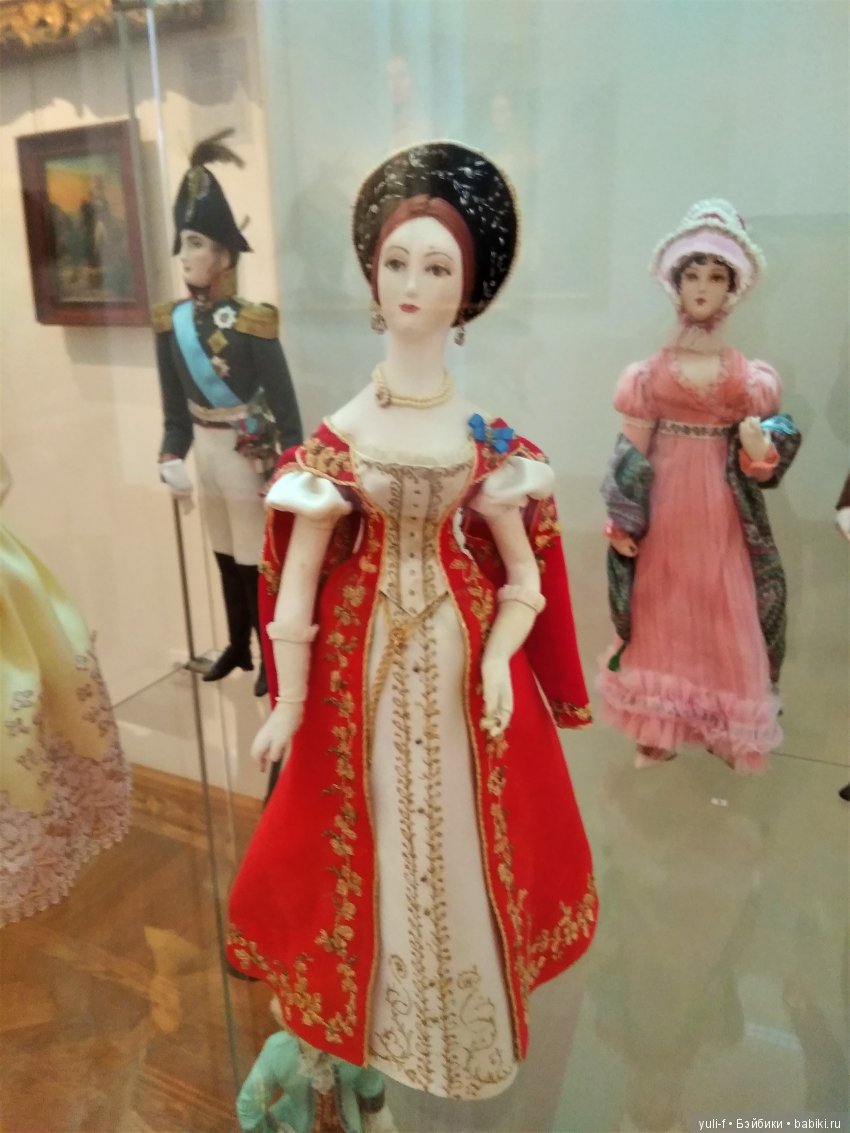 Мода в искусстве. Воскресный день в музее