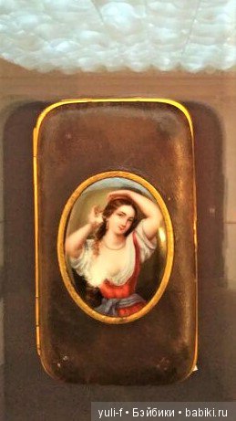 Мода в искусстве. Воскресный день в музее