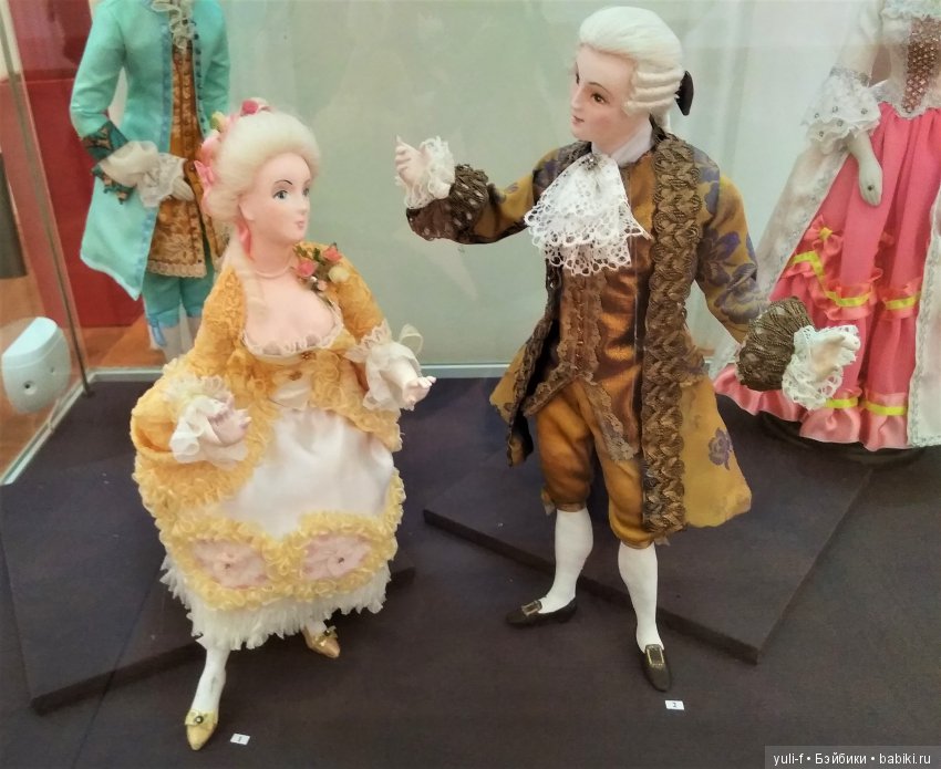 Мода в искусстве. Воскресный день в музее